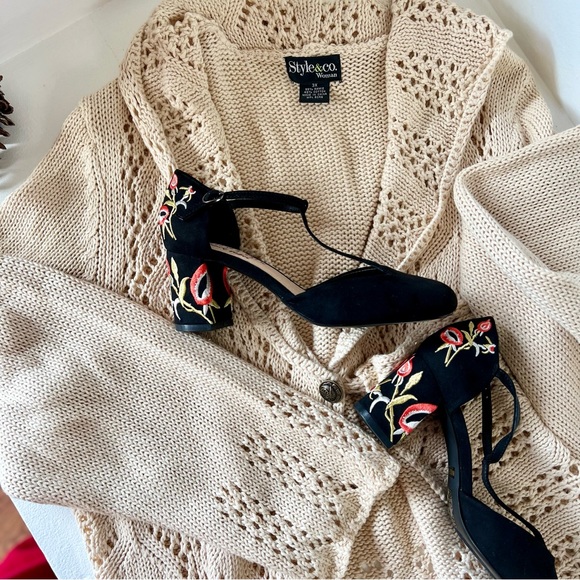 Chelsea-Crew Frenchie Black Faux Suede Chunk Heels Sz US 7 - Picture 12 of 13